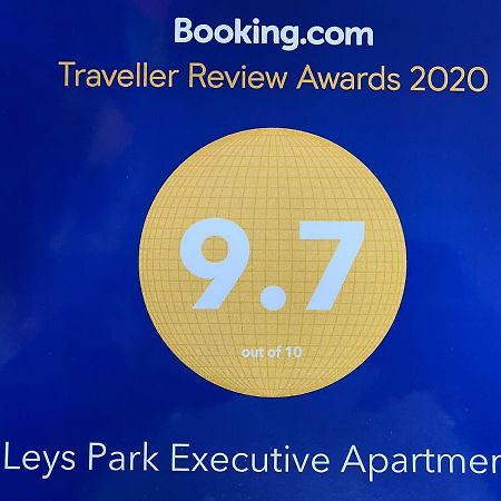 Leys Park Executive Apartments Ντανφέρμλιν Εξωτερικό φωτογραφία