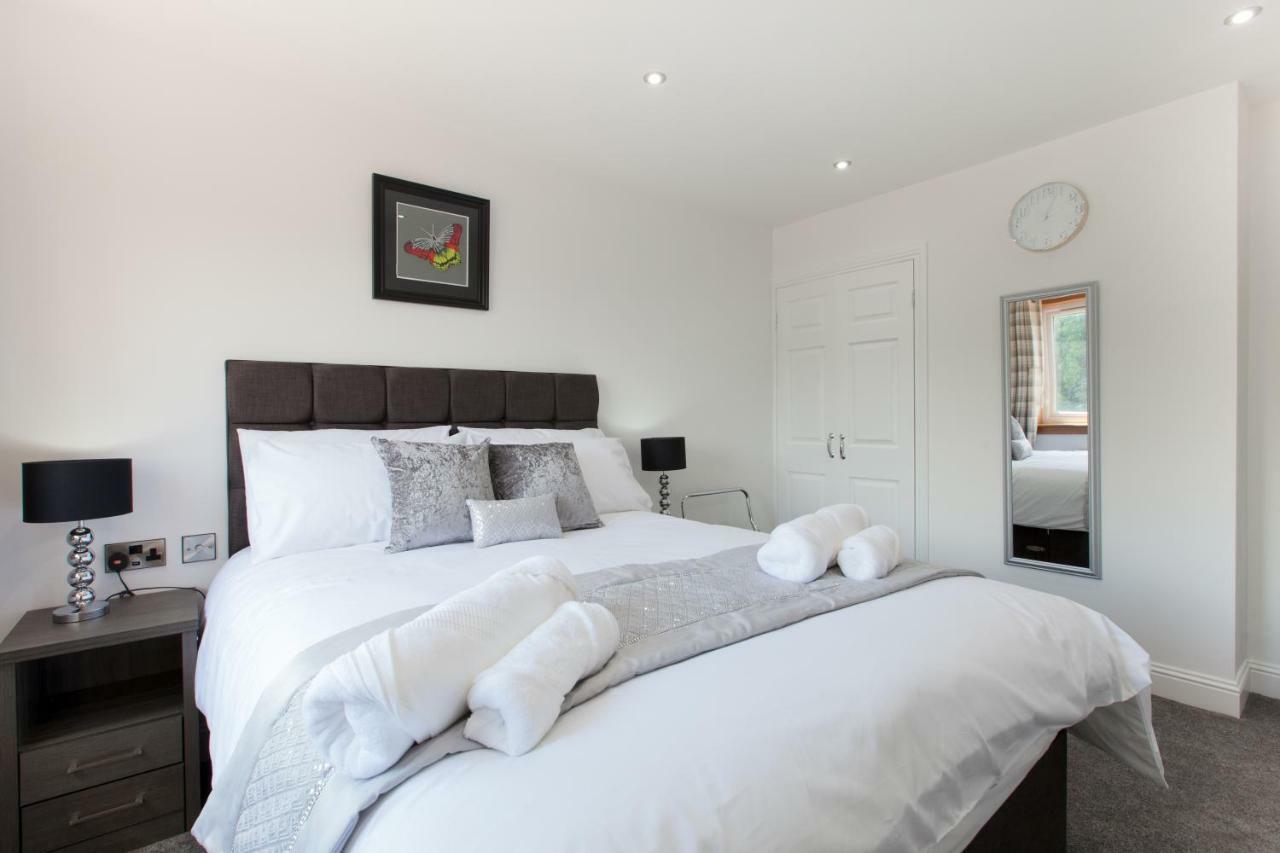 Leys Park Executive Apartments Ντανφέρμλιν Εξωτερικό φωτογραφία