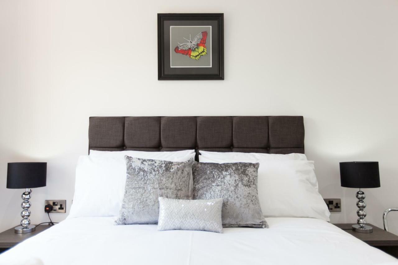 Leys Park Executive Apartments Ντανφέρμλιν Εξωτερικό φωτογραφία
