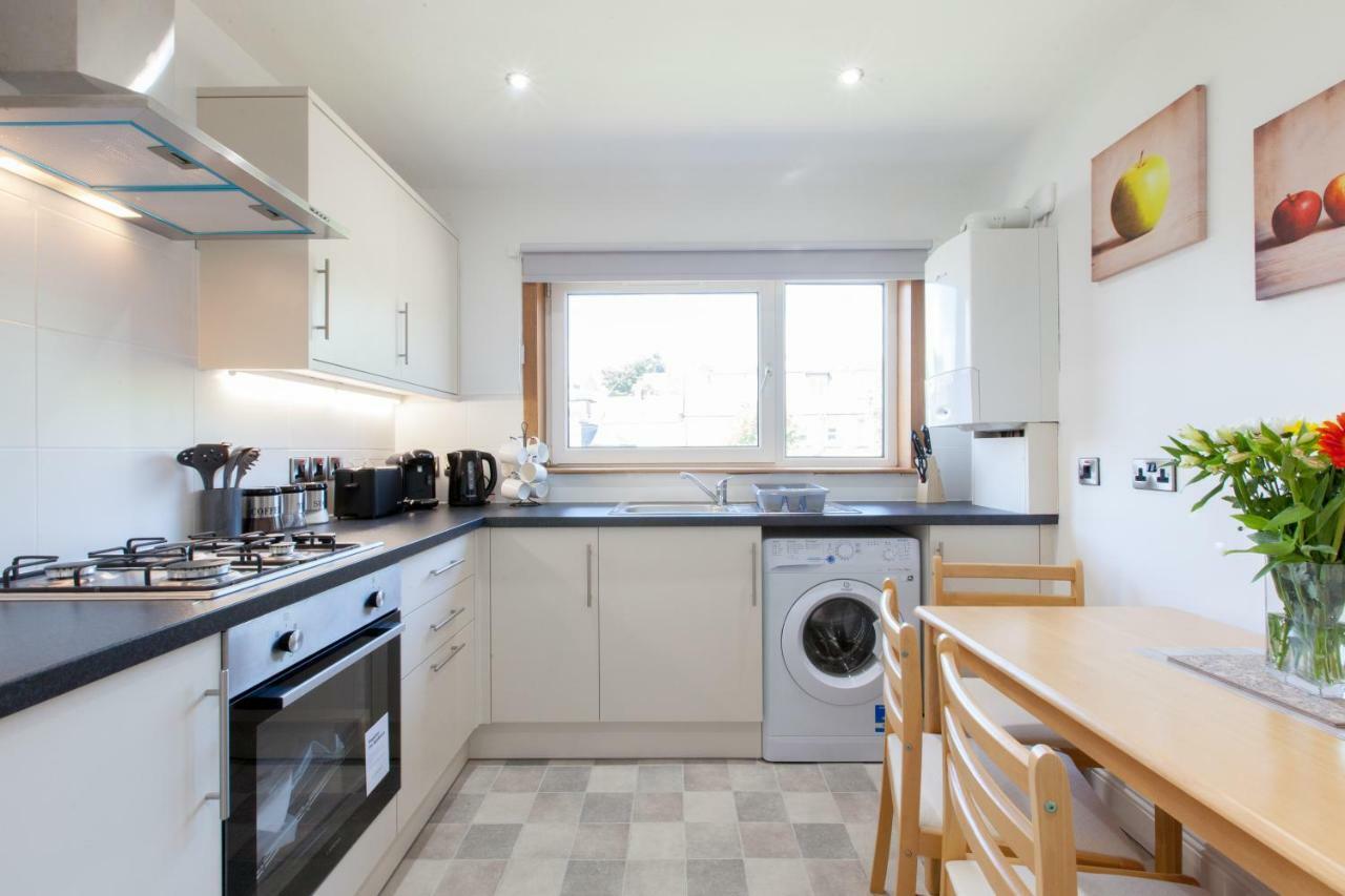 Leys Park Executive Apartments Ντανφέρμλιν Εξωτερικό φωτογραφία